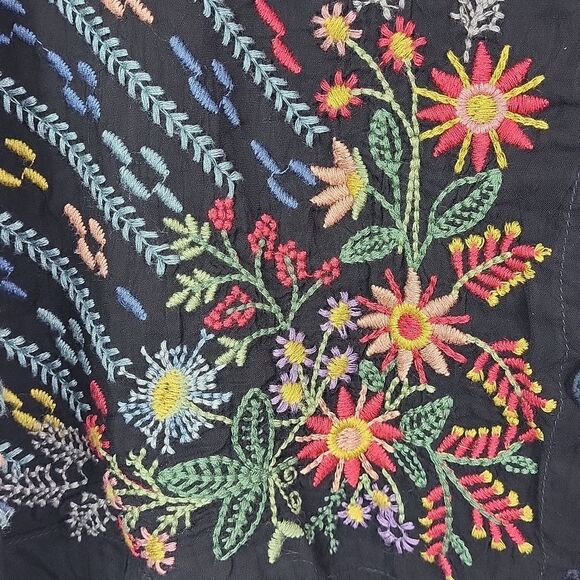 Johnny Was Women's Ezra Embroidered Blouse. Size S - Picture 5 of 10